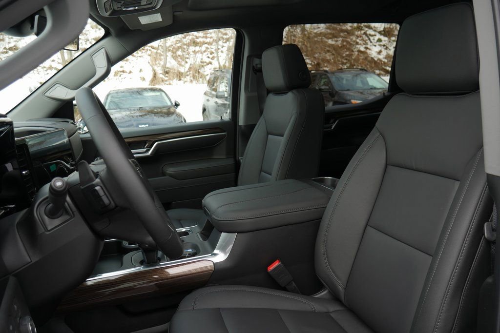 New 2026 Chevrolet Silverado 1500 RST w/ Redline Edition AWD/4WD image 9