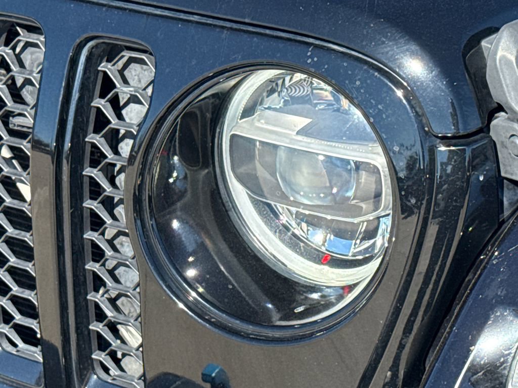 Used 2021 Jeep Wrangler Unlimited Sahara image 4