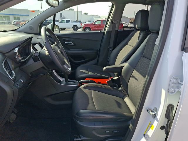 Certified 2022 Chevrolet Trax LT w/ LT Convenience Package image 14