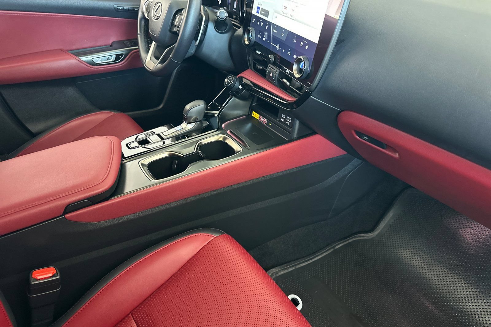 Used 2024 Lexus NX 350h AWD w/ Vision Package image 13