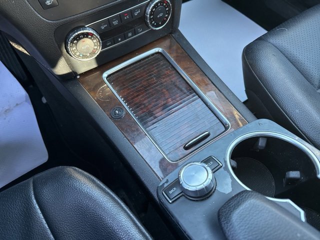 Used 2013 Mercedes-Benz GLK 350 4MATIC image 35