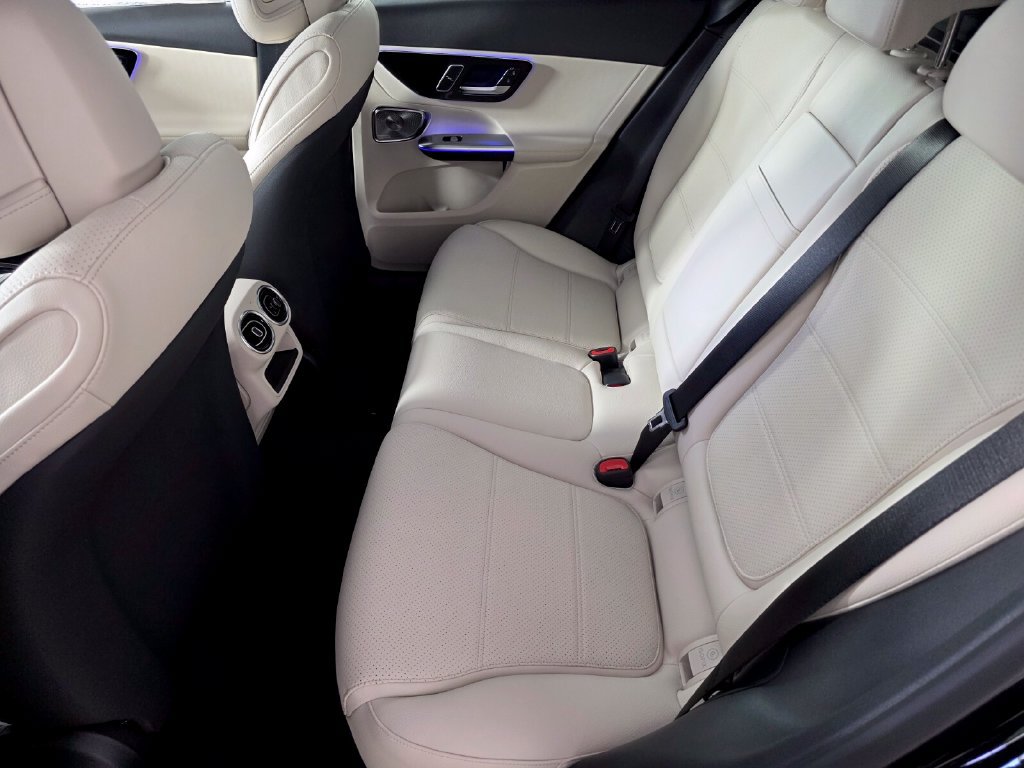New 2027 Mercedes-Benz GLC 300 4MATIC image 11