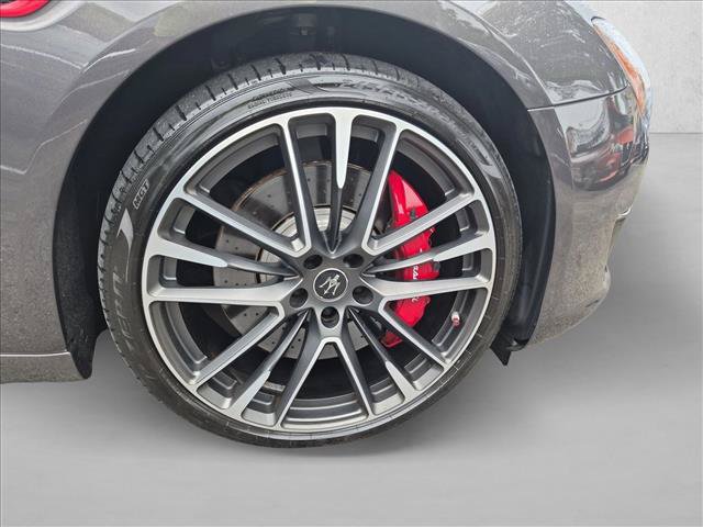 Used 2022 Maserati Quattroporte Trofeo RWD image 25