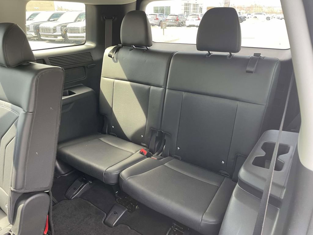 Certified 2025 Hyundai Santa Fe SEL image 3