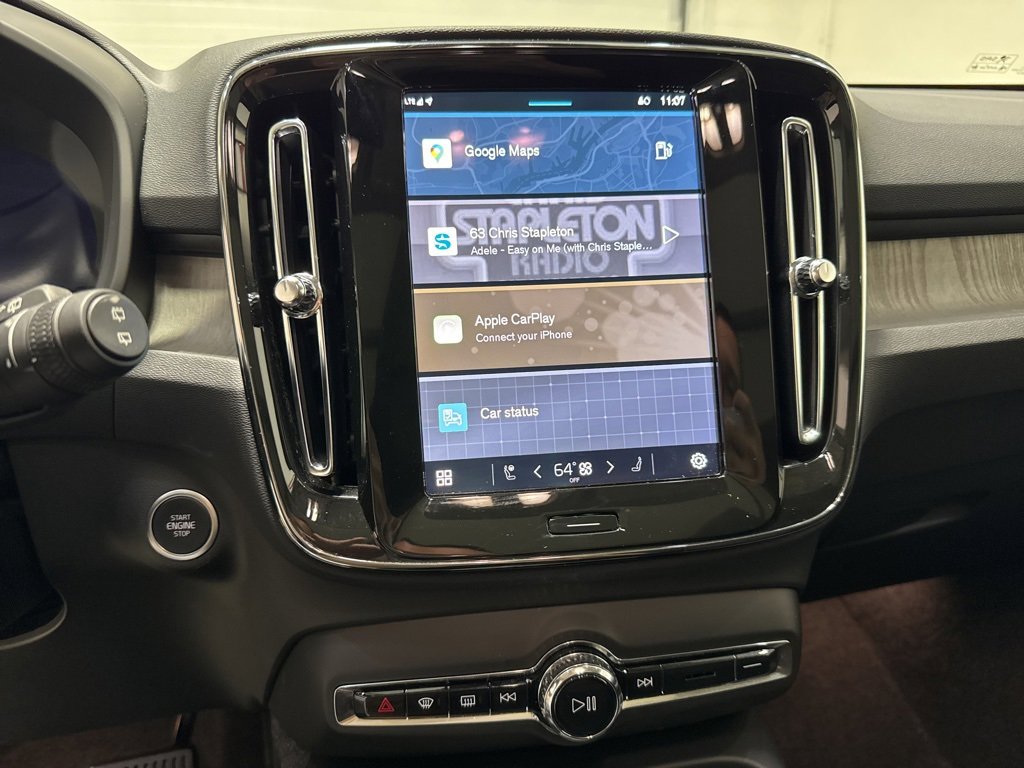 Used 2025 Volvo XC40 B5 Core image 17