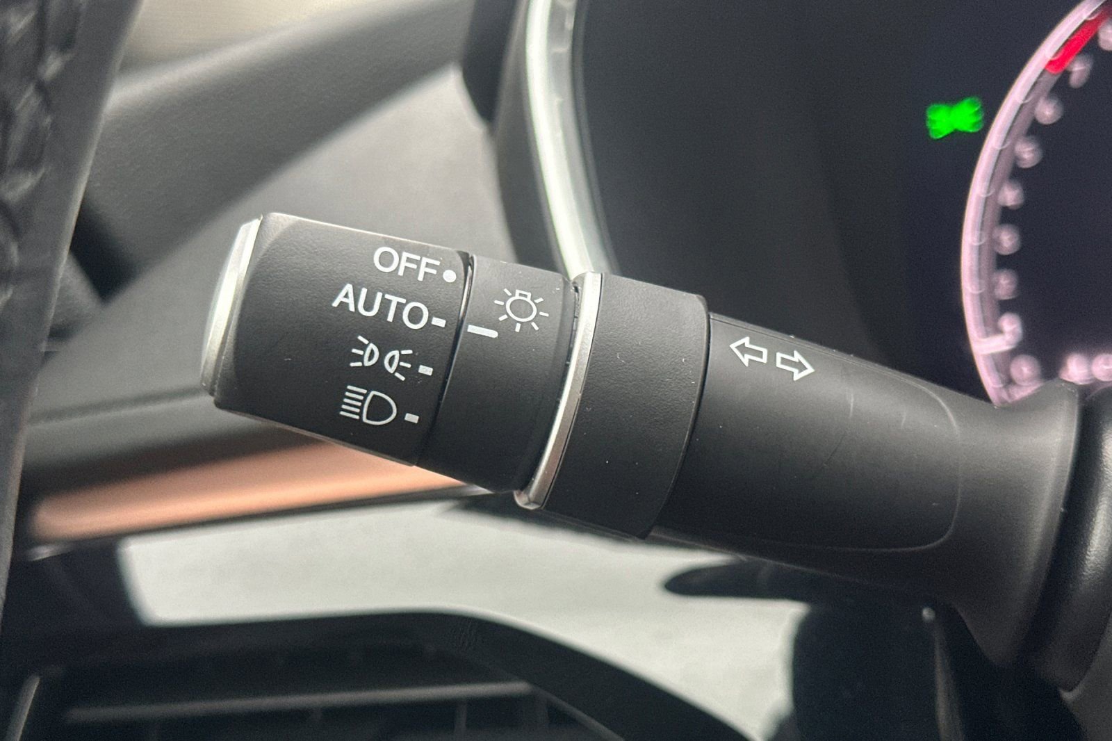 Used 2024 Acura MDX SH-AWD w/ Technology Package image 36