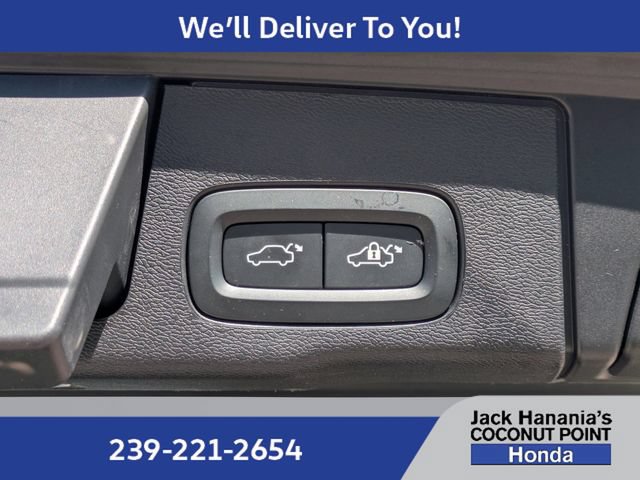 Used 2024 Volvo XC60 B5 Ultimate w/ Protection Package Premier AWD/4WD image 13
