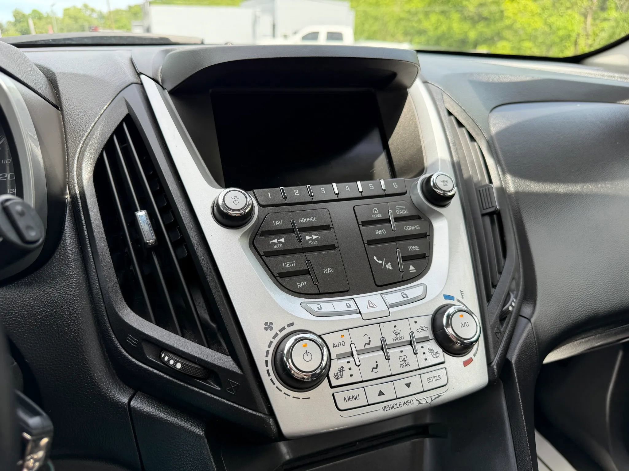 Used 2015 Chevrolet Equinox LTZ AWD/4WD image 32