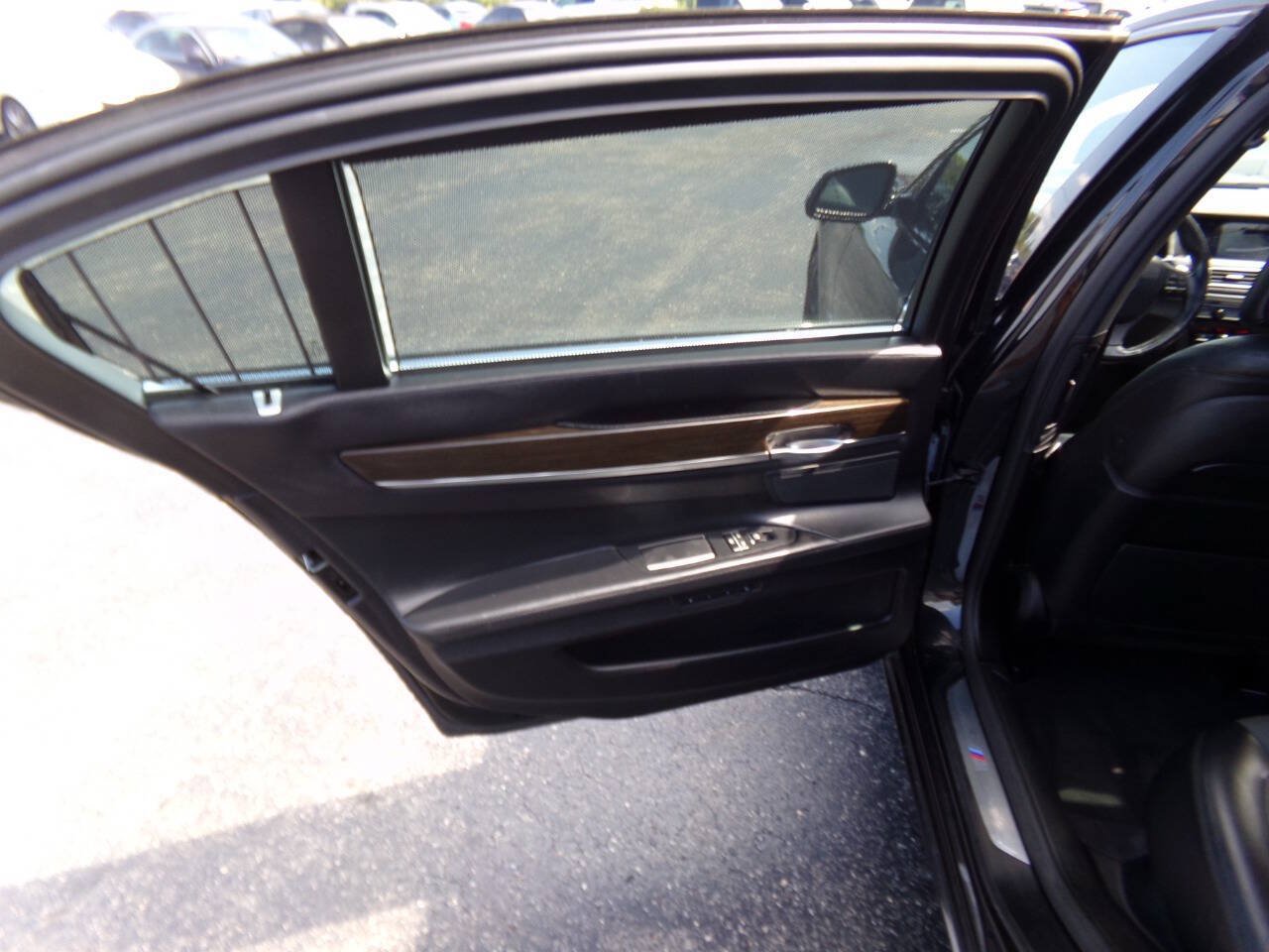 Used 2013 BMW 750Li RWD image 21