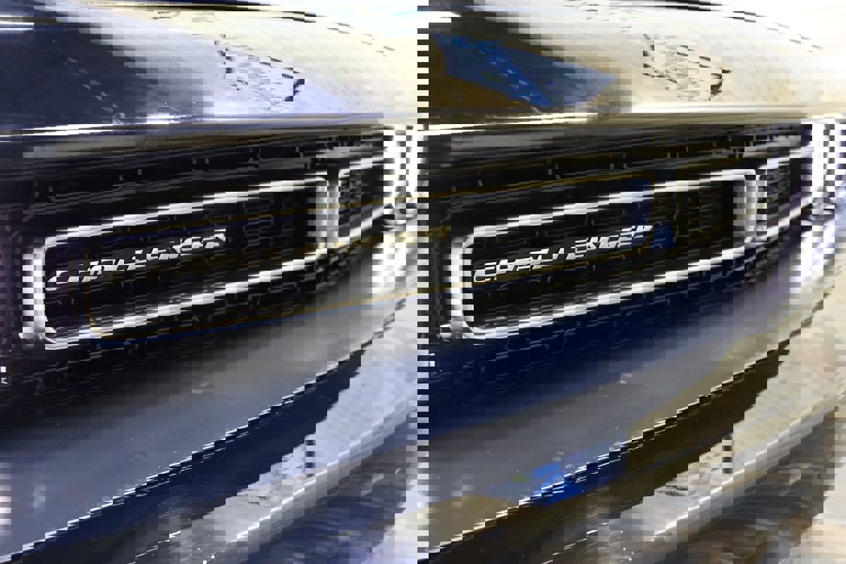 Used 2020 Dodge Challenger SXT w/ Driver Convenience Group image 13