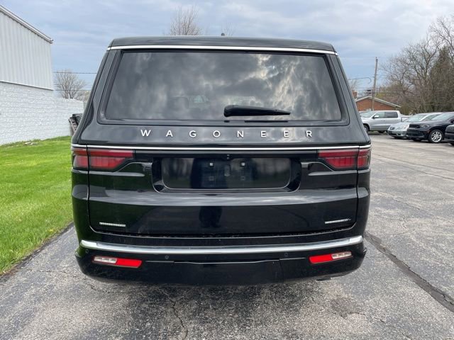 Used 2023 Jeep Wagoneer L Series II AWD/4WD image 12