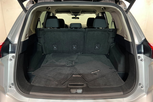 Used 2024 Nissan Rogue SV image 22