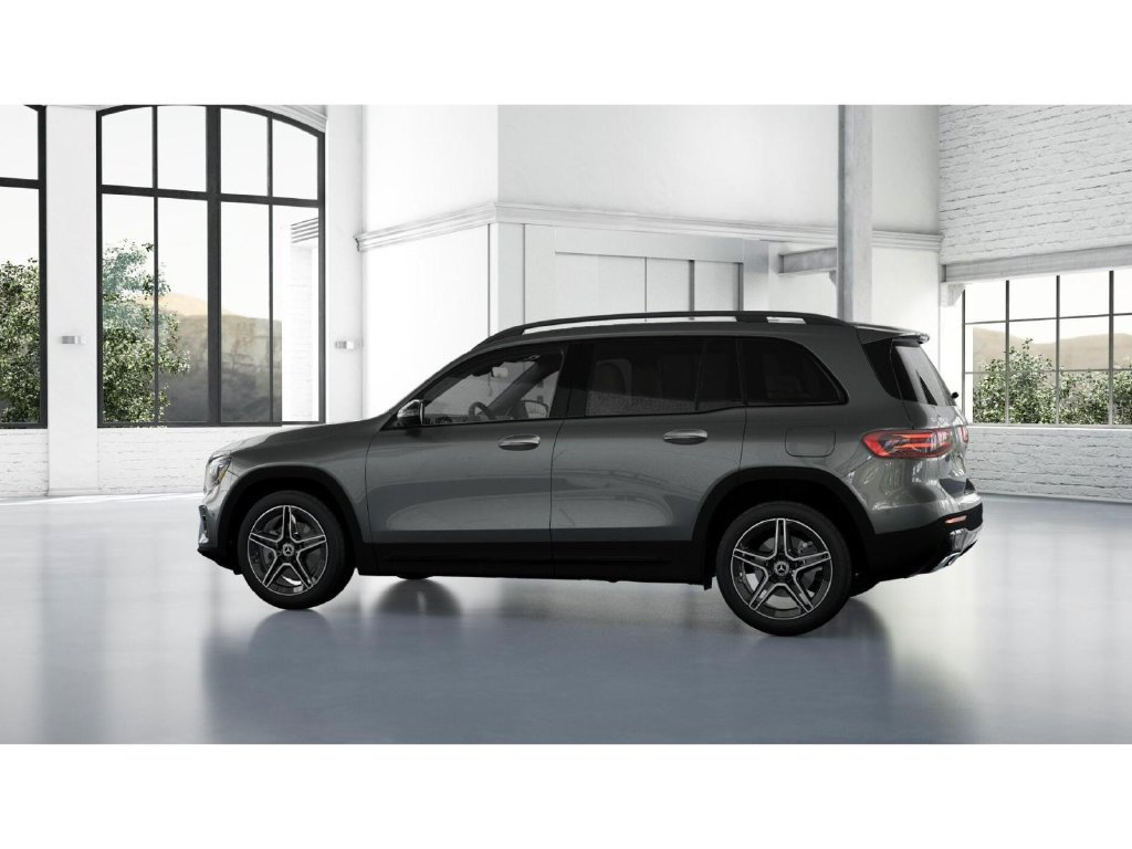 Used 2026 Mercedes-Benz GLB 250 4MATIC image 32