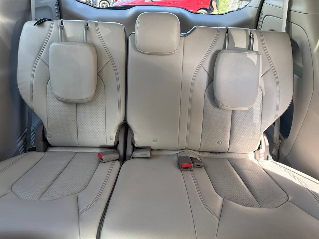 Used 2017 Chrysler Pacifica Touring-L Plus w/ Advanced Safetytec Group FWD image 21