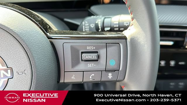 Used 2025 Nissan Kicks SR FWD image 13