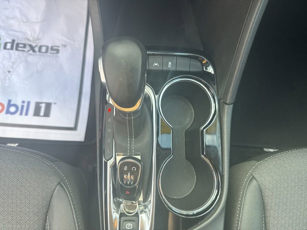 Used 2025 Buick Encore GX Preferred AWD/4WD image 21