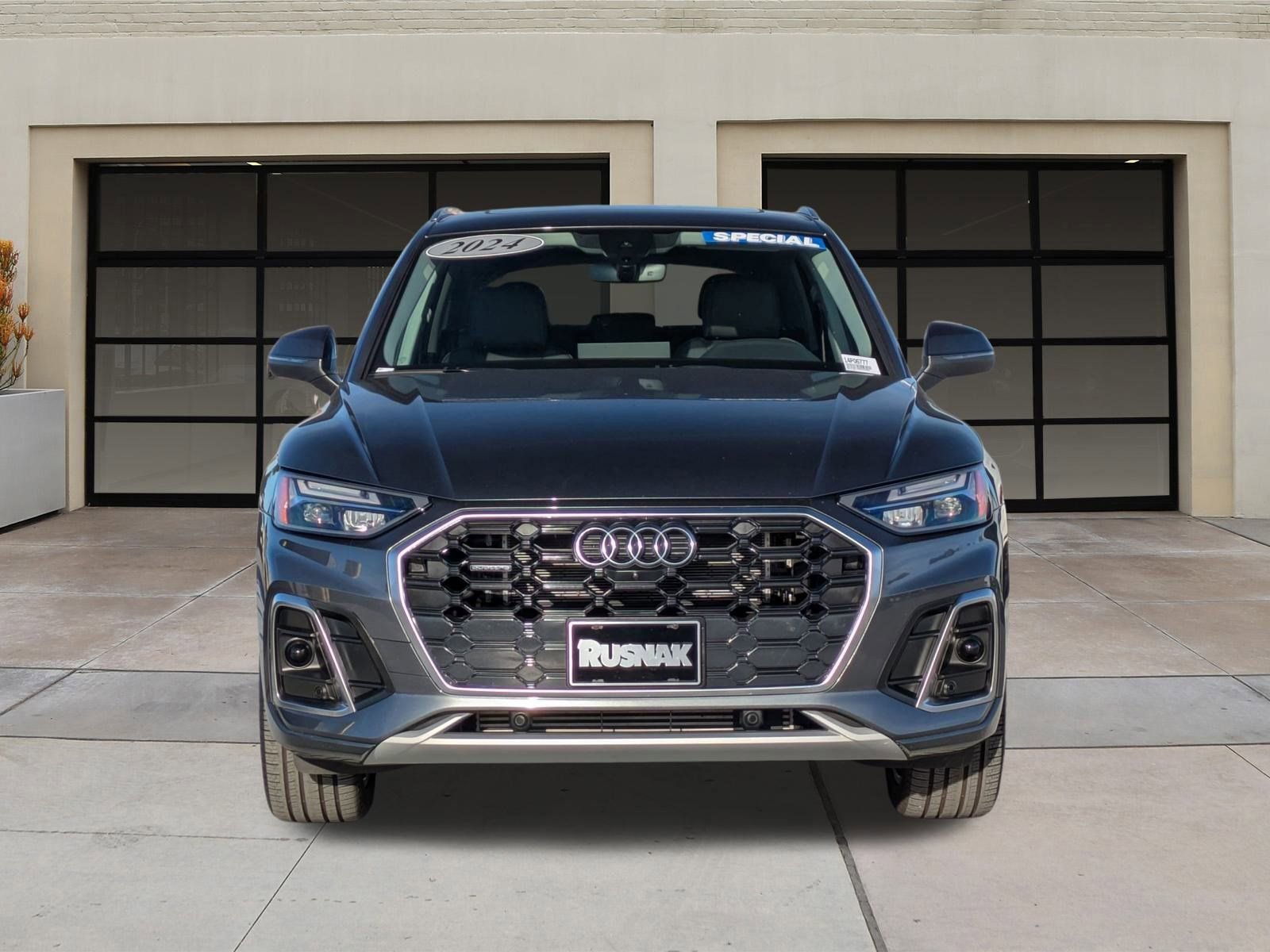 Used 2024 Audi Q5 e Premium Plus w/ Premium Plus Package image 7