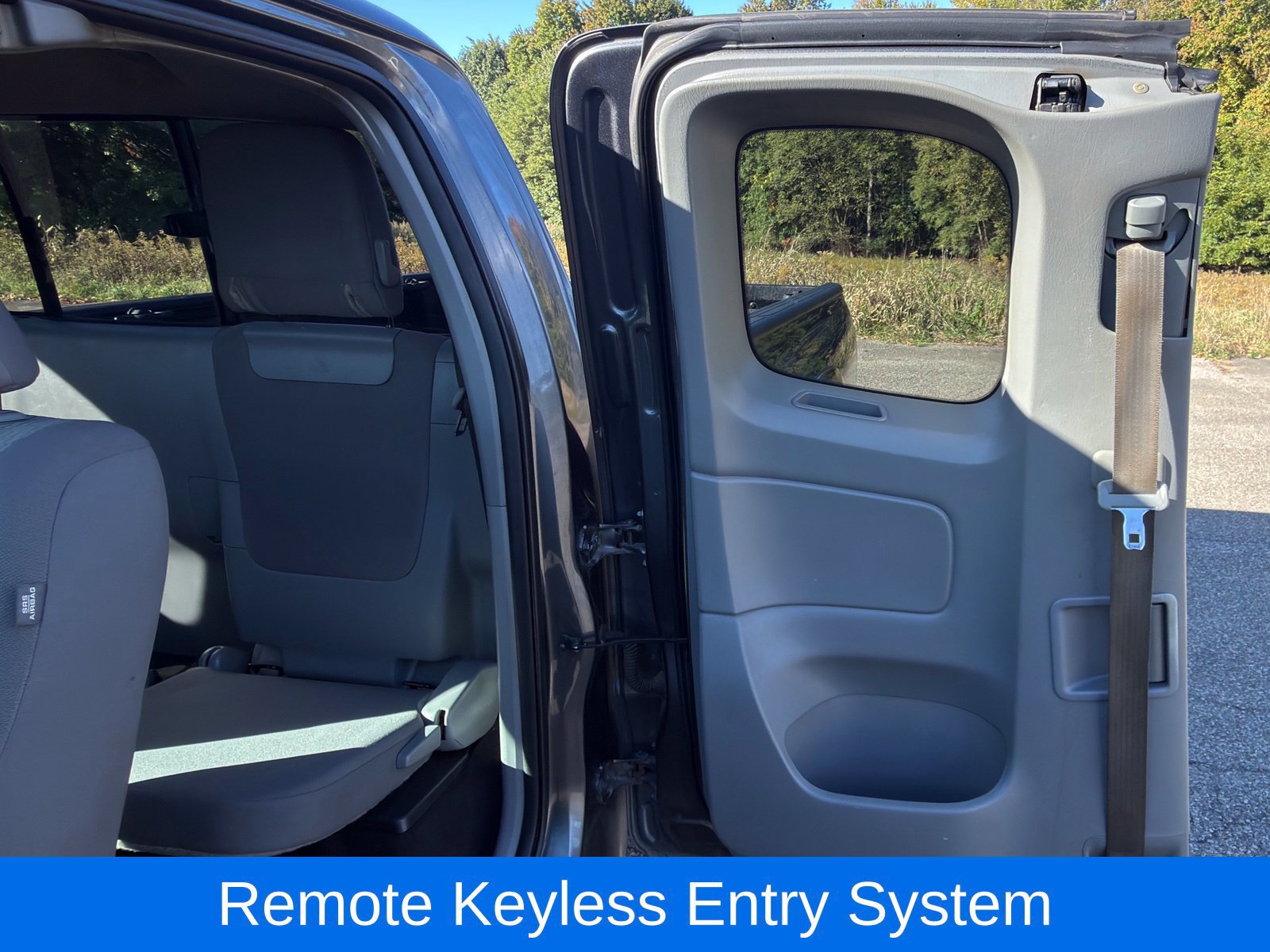 Used 2014 Toyota Tacoma 4x4 Access Cab V6 w/ SR5 Package image 27