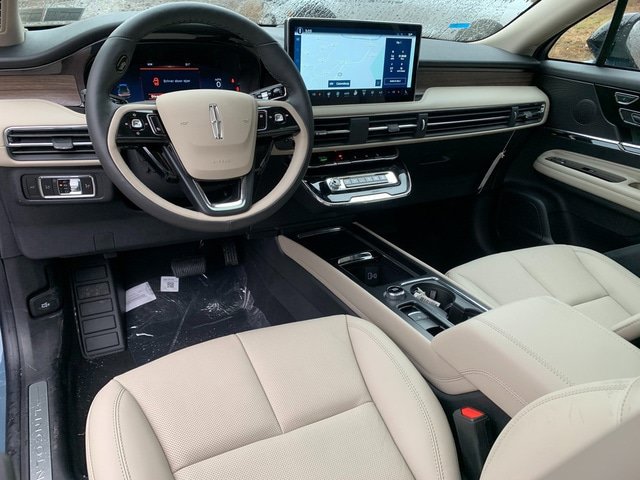 New 2026 Lincoln Corsair Reserve w/ Jet Appearance Package AWD/4WD image 17