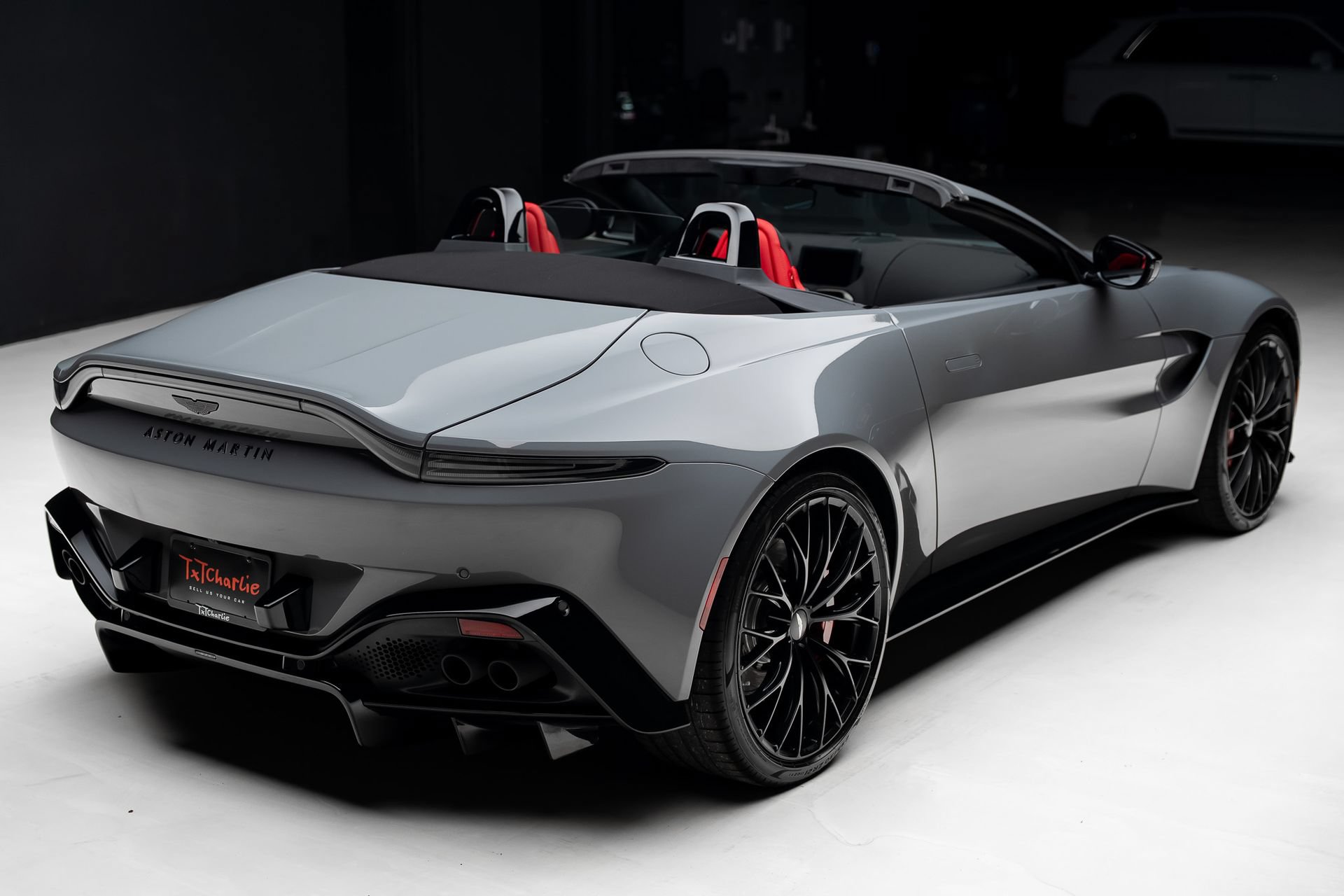 Used 2023 Aston Martin V8 Vantage Roadster RWD image 34
