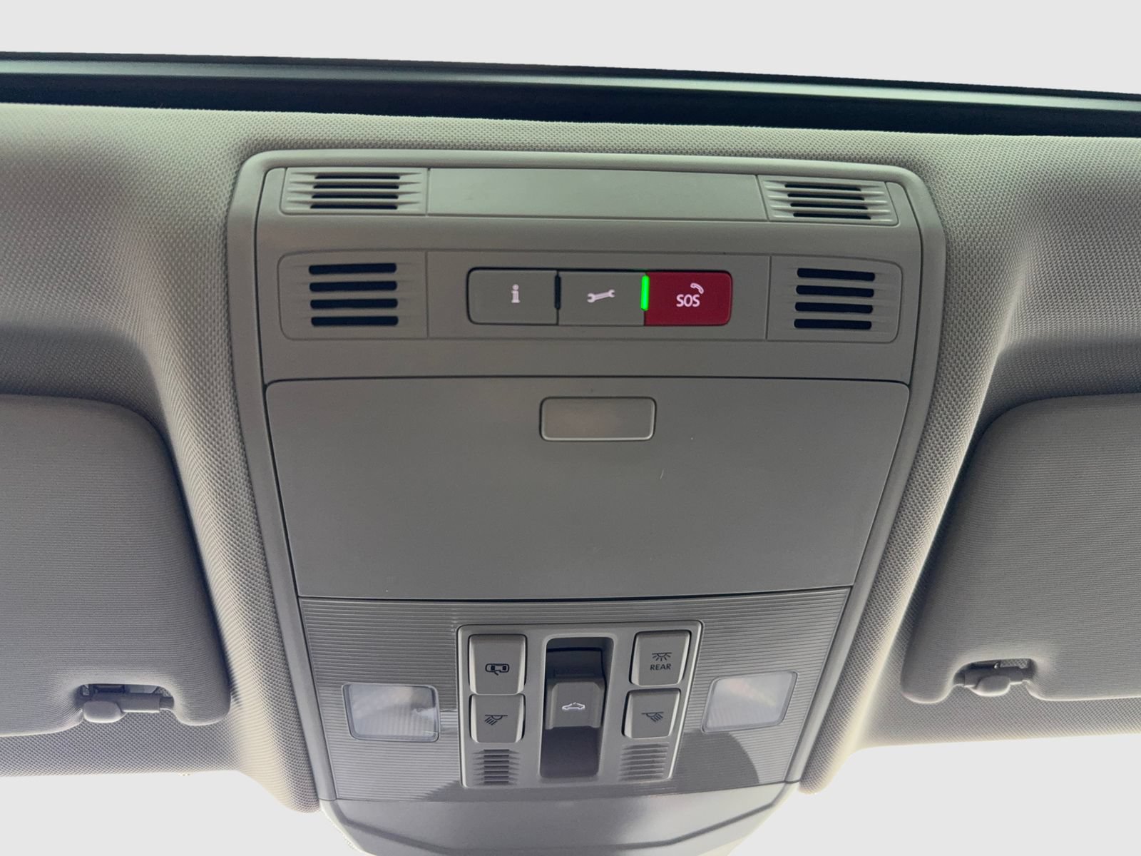 Used 2025 Volkswagen Jetta SE w/ Sunroof Package FWD image 33