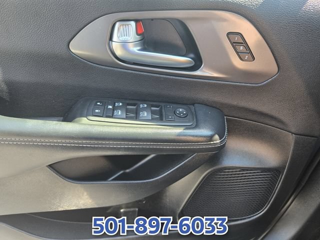 Used 2025 Chrysler Pacifica Select FWD image 33