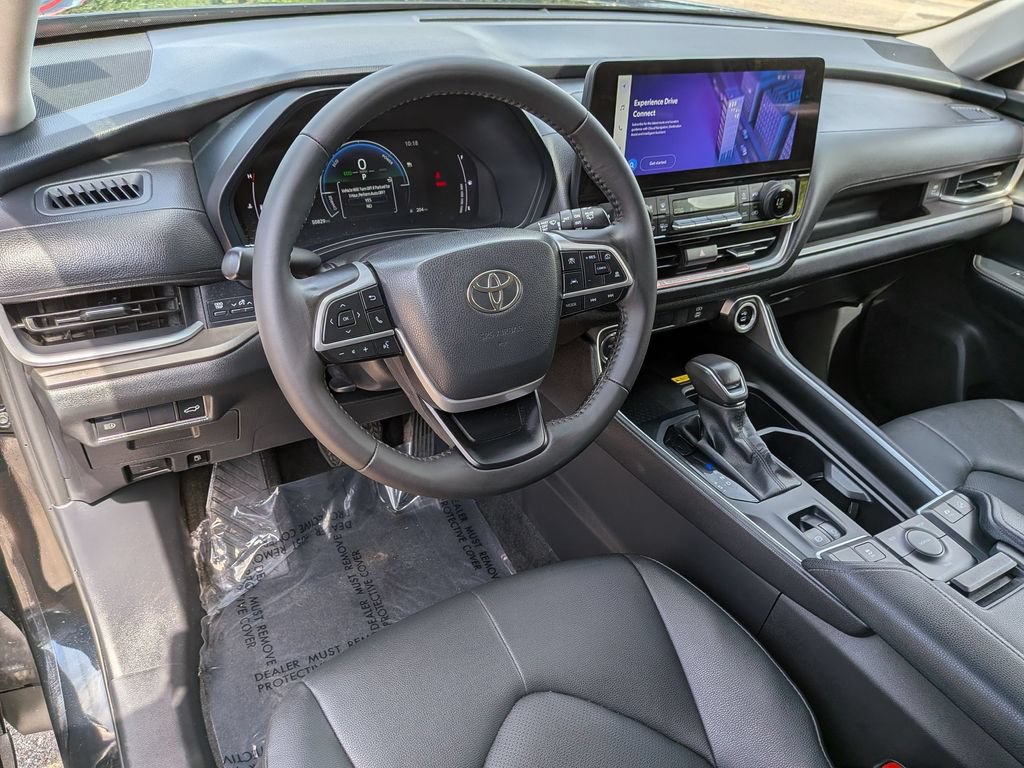 Used 2025 Toyota Grand Highlander AWD Hybrid image 16