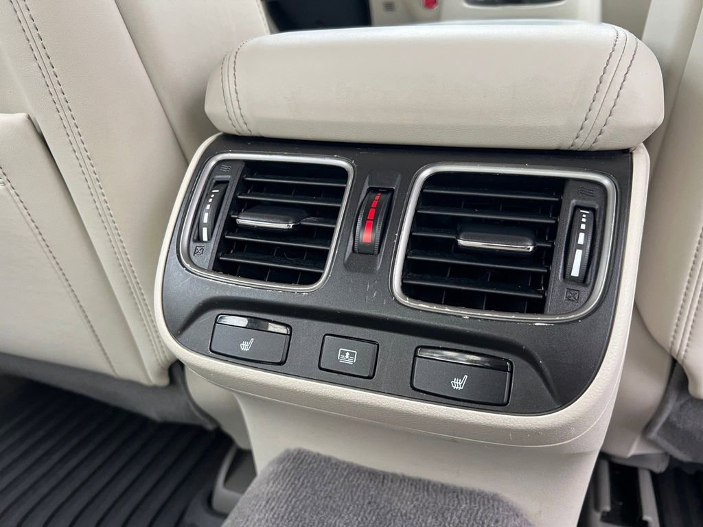 Used 2016 Acura RLX Sport Hybrid w/ Advance Pkg image 18