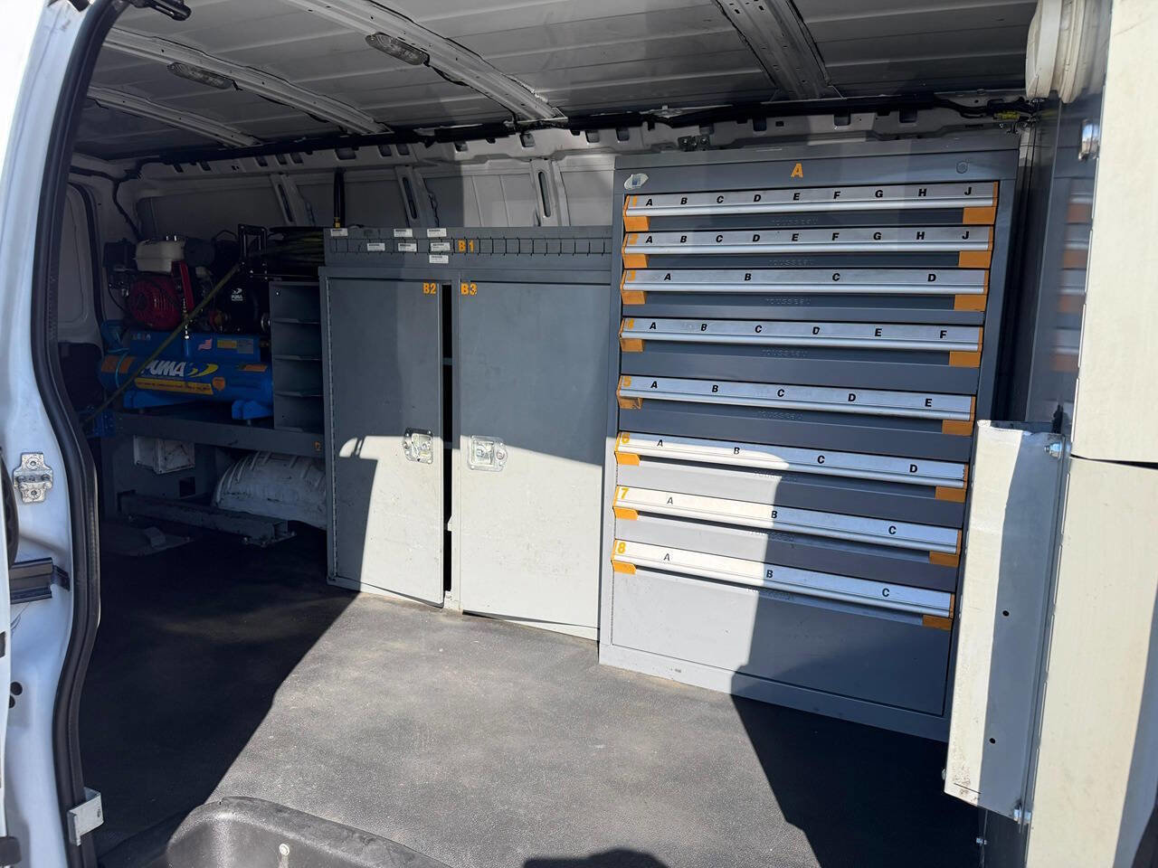 Used 2020 Chevrolet Express 3500 Extended w/ Driver Convenience Package RWD image 12