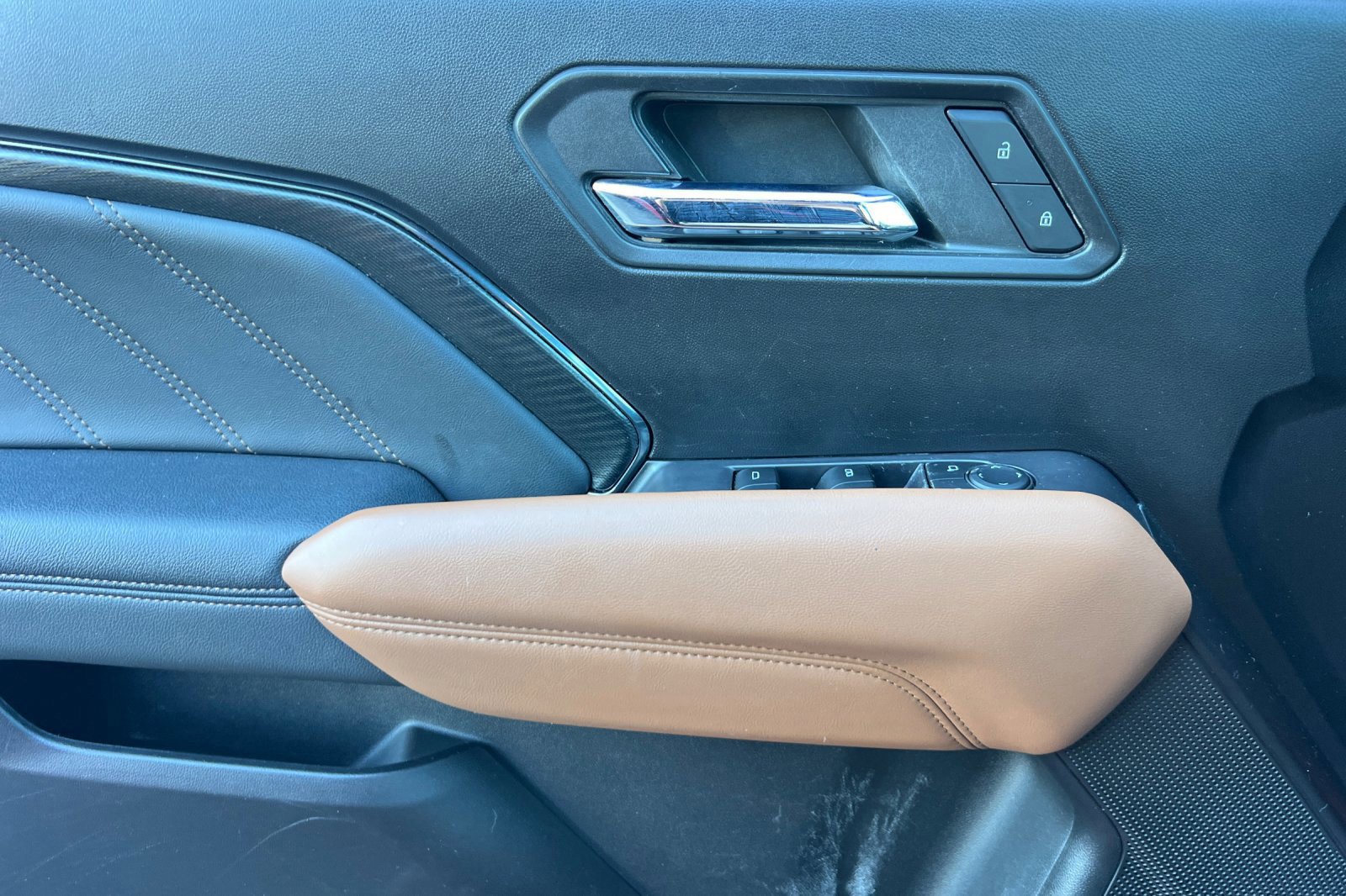 Certified 2023 GMC Canyon AT4 image 11