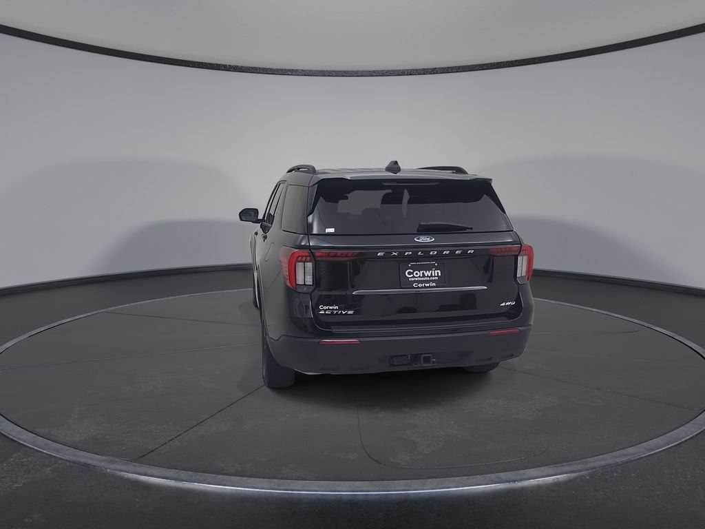 Used 2025 Ford Explorer Active AWD/4WD image 13