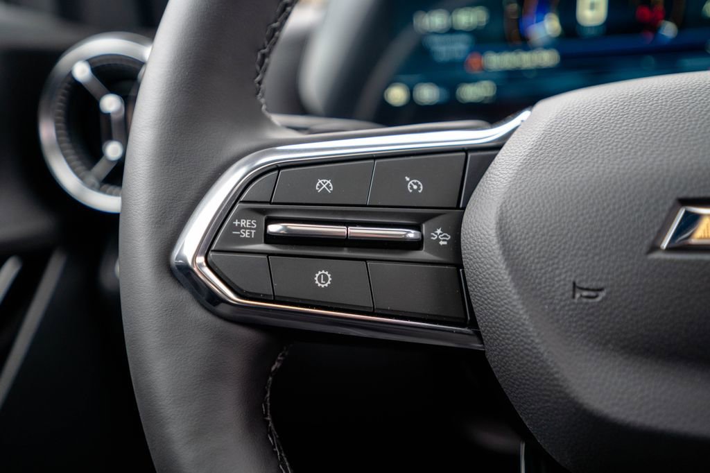 New 2026 Chevrolet Equinox LT AWD/4WD image 16