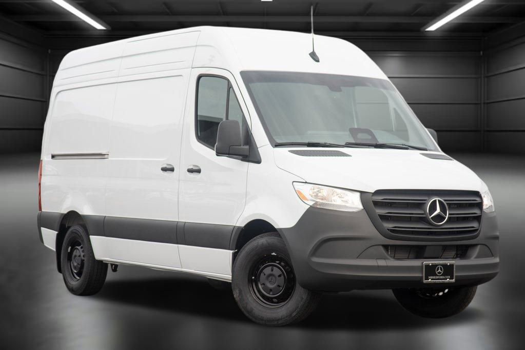Used 2025 Mercedes-Benz Sprinter 2500 image 3
