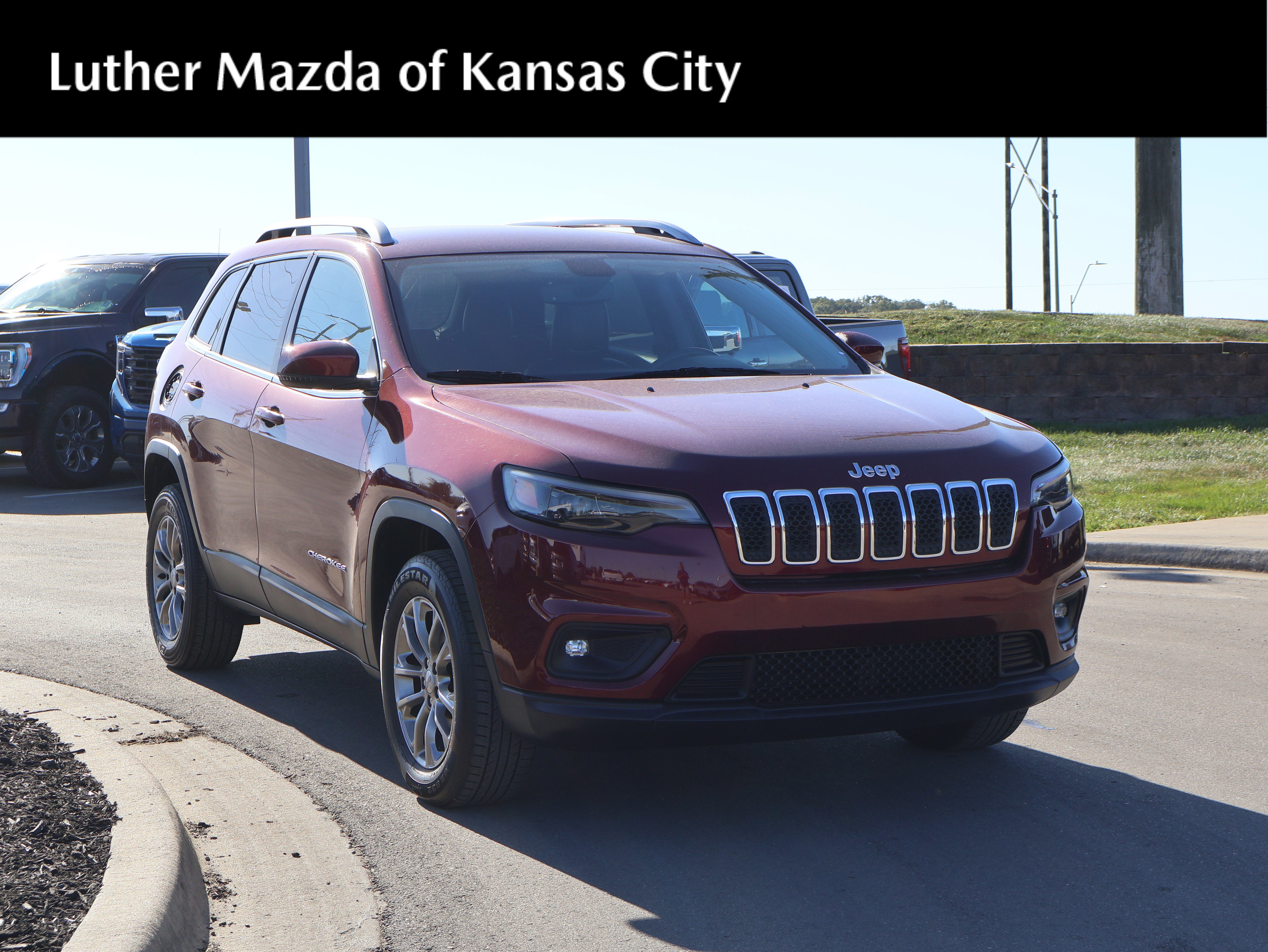 Used 2019 Jeep Cherokee Latitude Plus w/ Comfort/Convenience Group