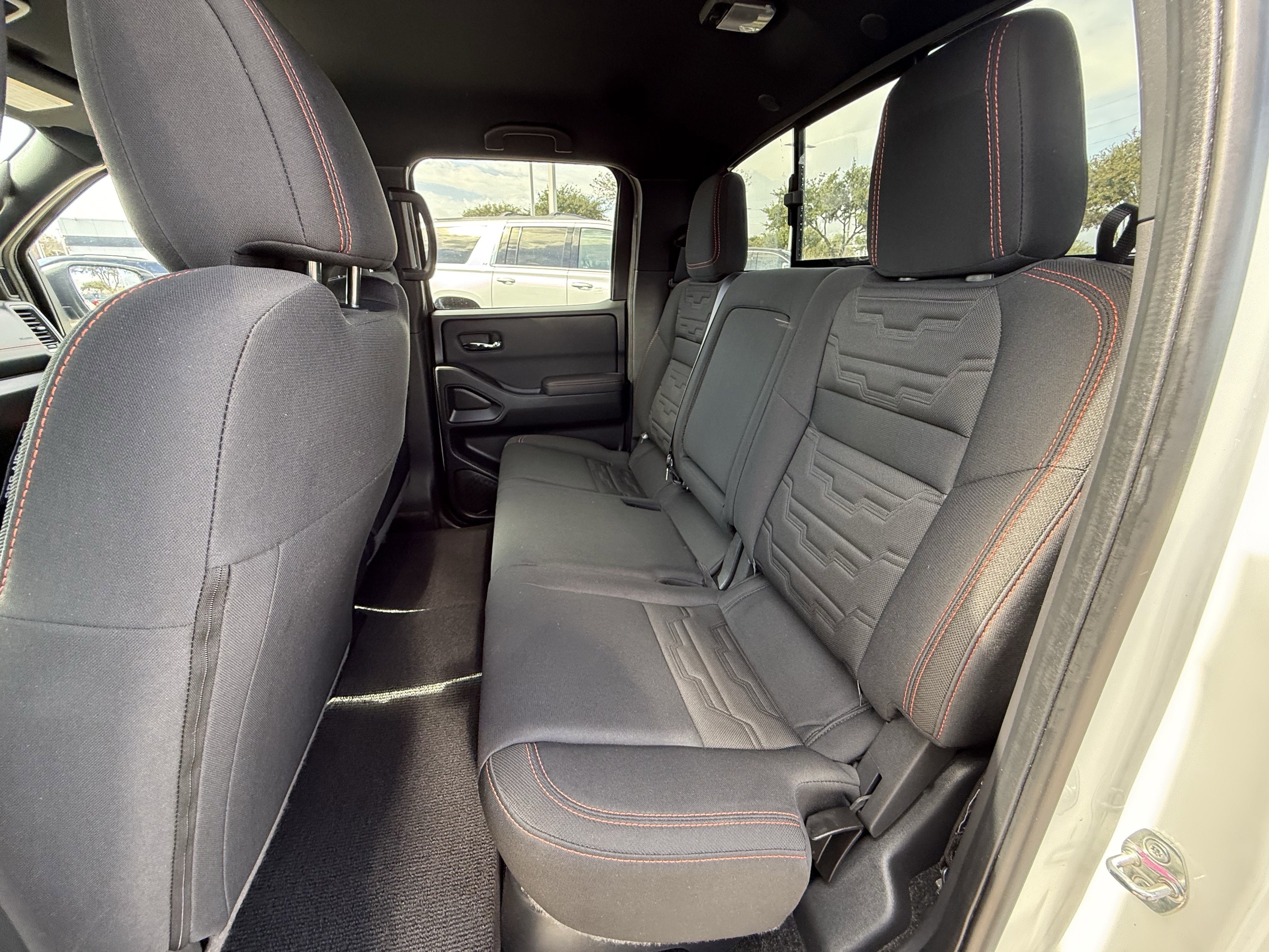 Used 2024 Nissan Frontier PRO-4X image 29