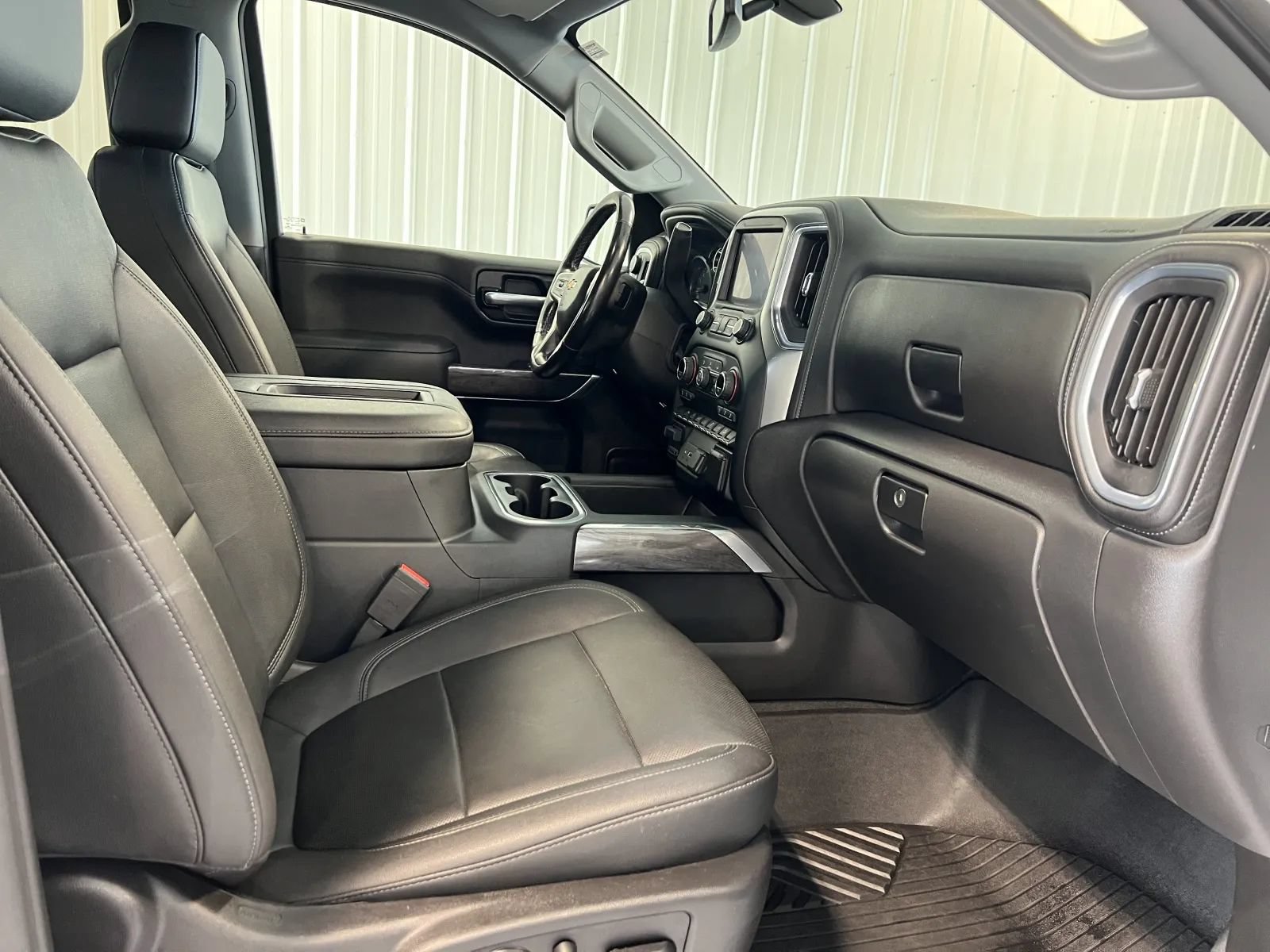Used 2021 Chevrolet Silverado 1500 LTZ AWD/4WD image 34