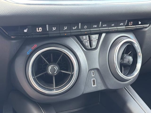 Used 2025 Chevrolet Blazer LT FWD image 30