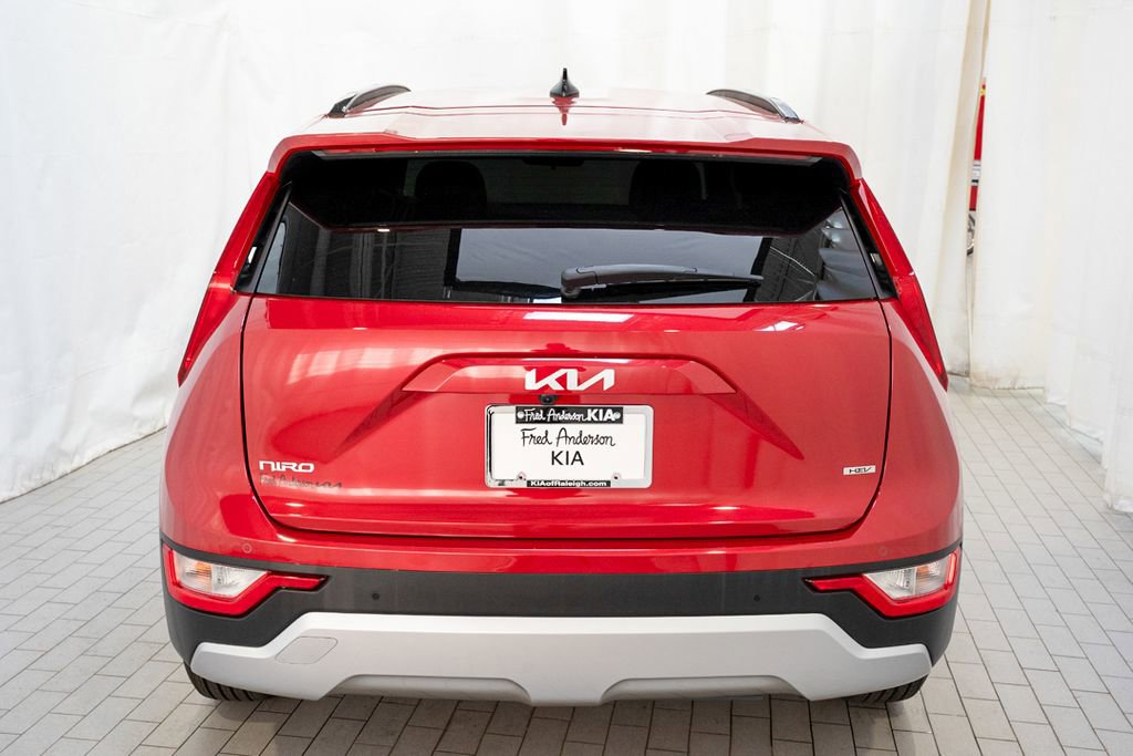 Used 2024 Kia Niro EX FWD image 4