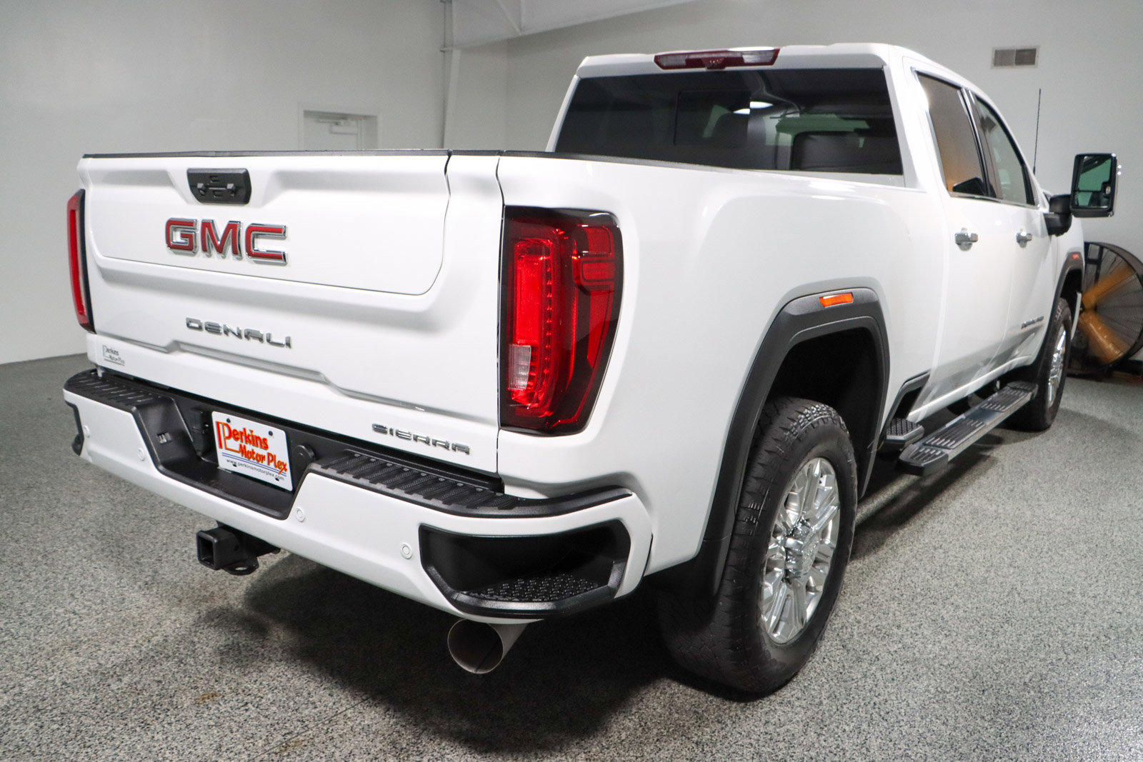 Used 2023 GMC Sierra 2500 Denali w/ Denali Ultimate Package image 7