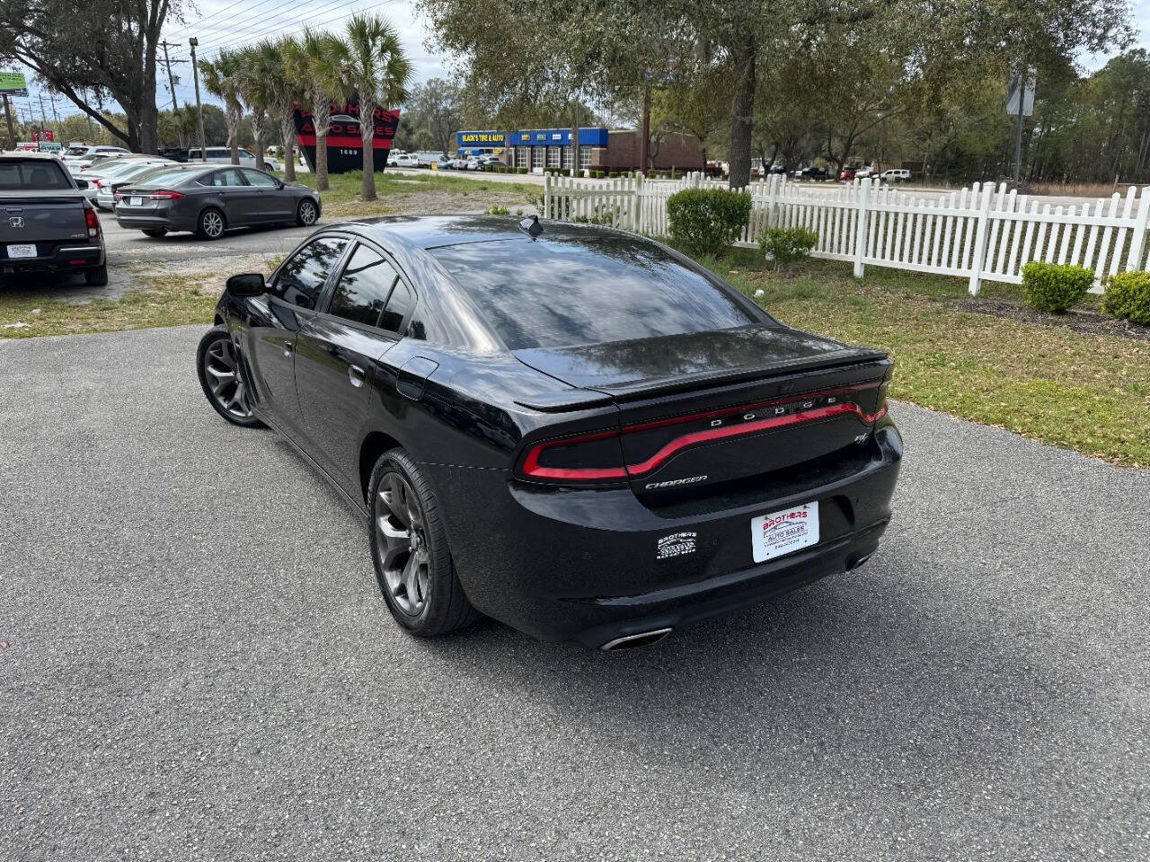 Used 2015 Dodge Charger R/T w/ Plus Group image 4