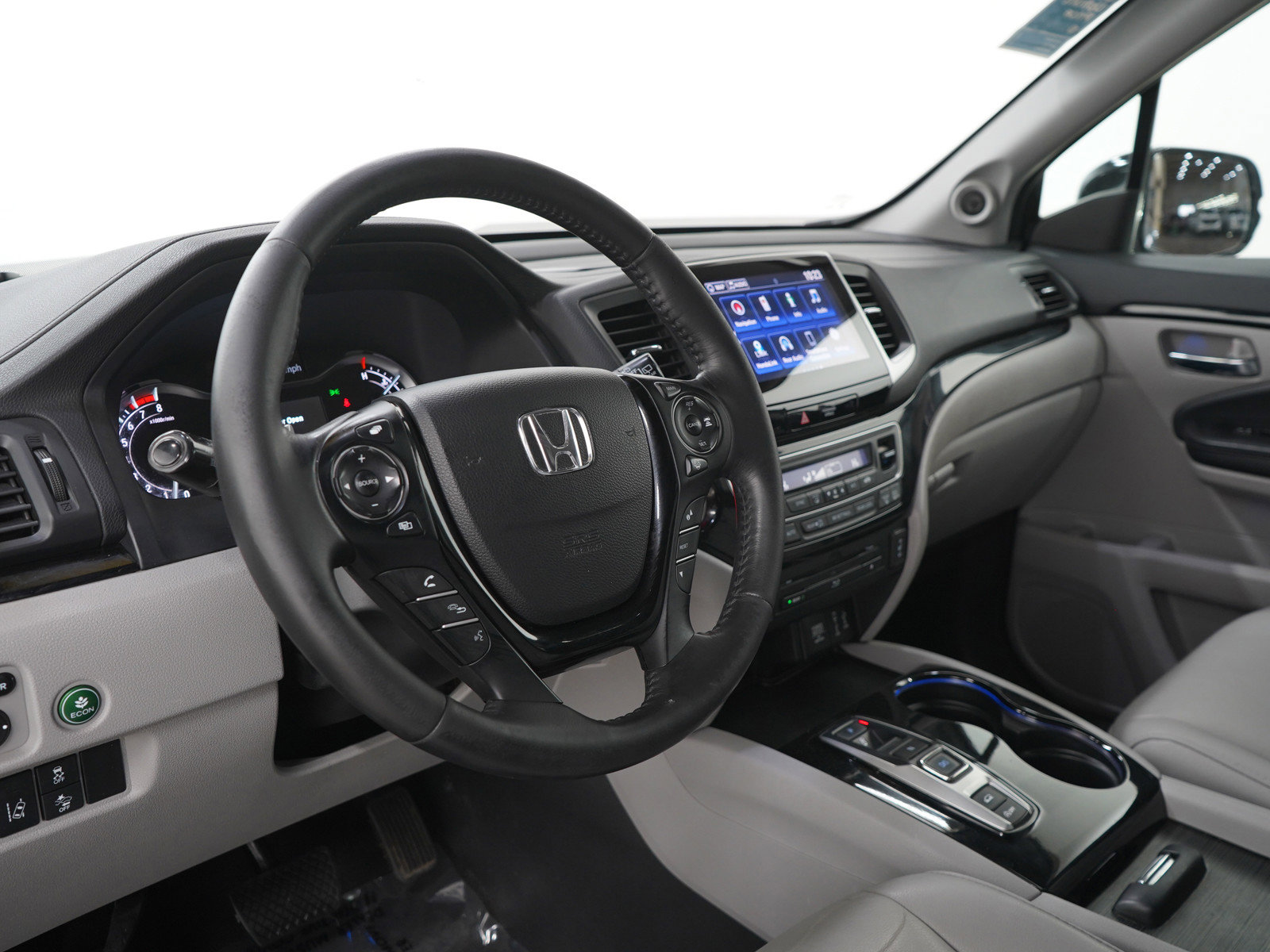 Used 2017 Honda Pilot Touring image 32