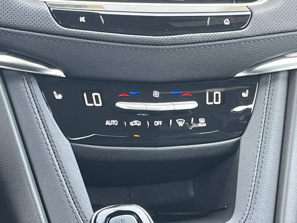 New 2026 Cadillac XT5 Luxury AWD/4WD image 17