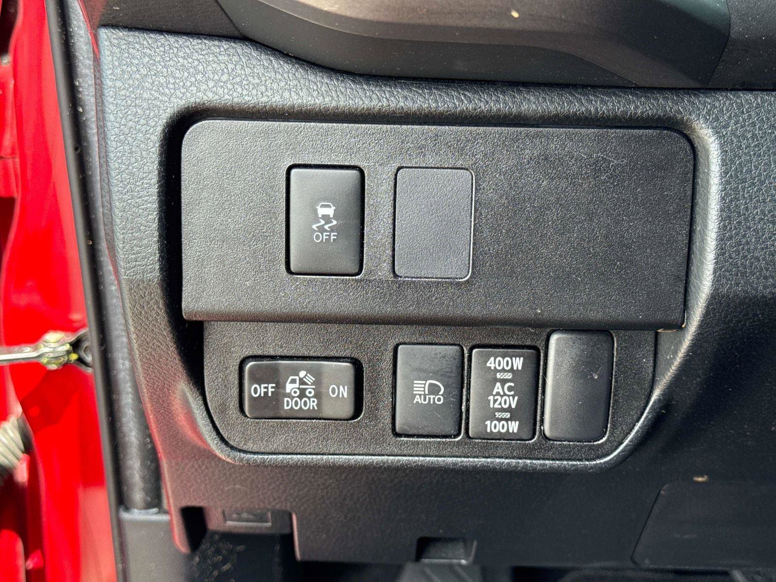 Used 2021 Toyota Tacoma TRD Off-Road w/ TRD Premium Off Road Package AWD/4WD image 29