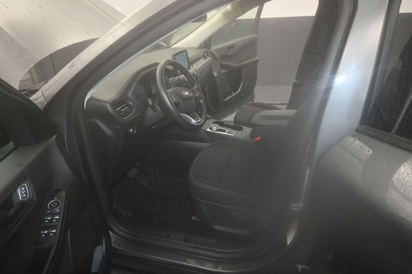 Certified 2025 Ford Escape Active FWD image 12