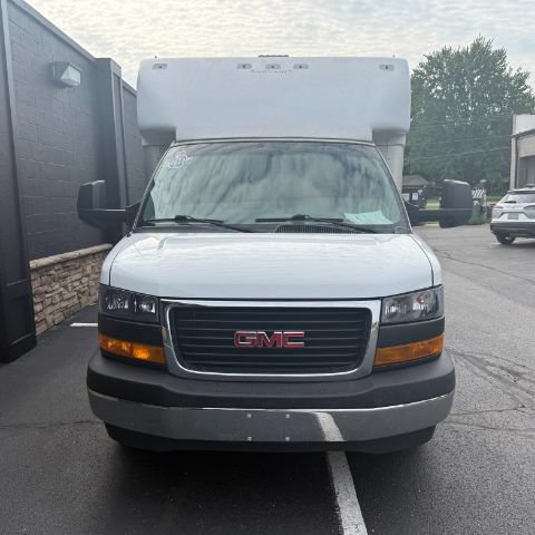 Used 2018 GMC Savana 3500 w/ Power Convenience Package RWD image 2