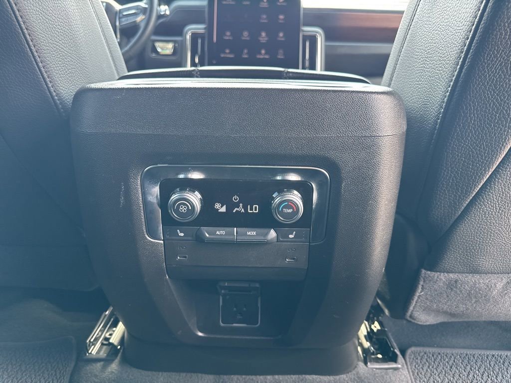 Used 2025 GMC Yukon XL Denali AWD/4WD image 26