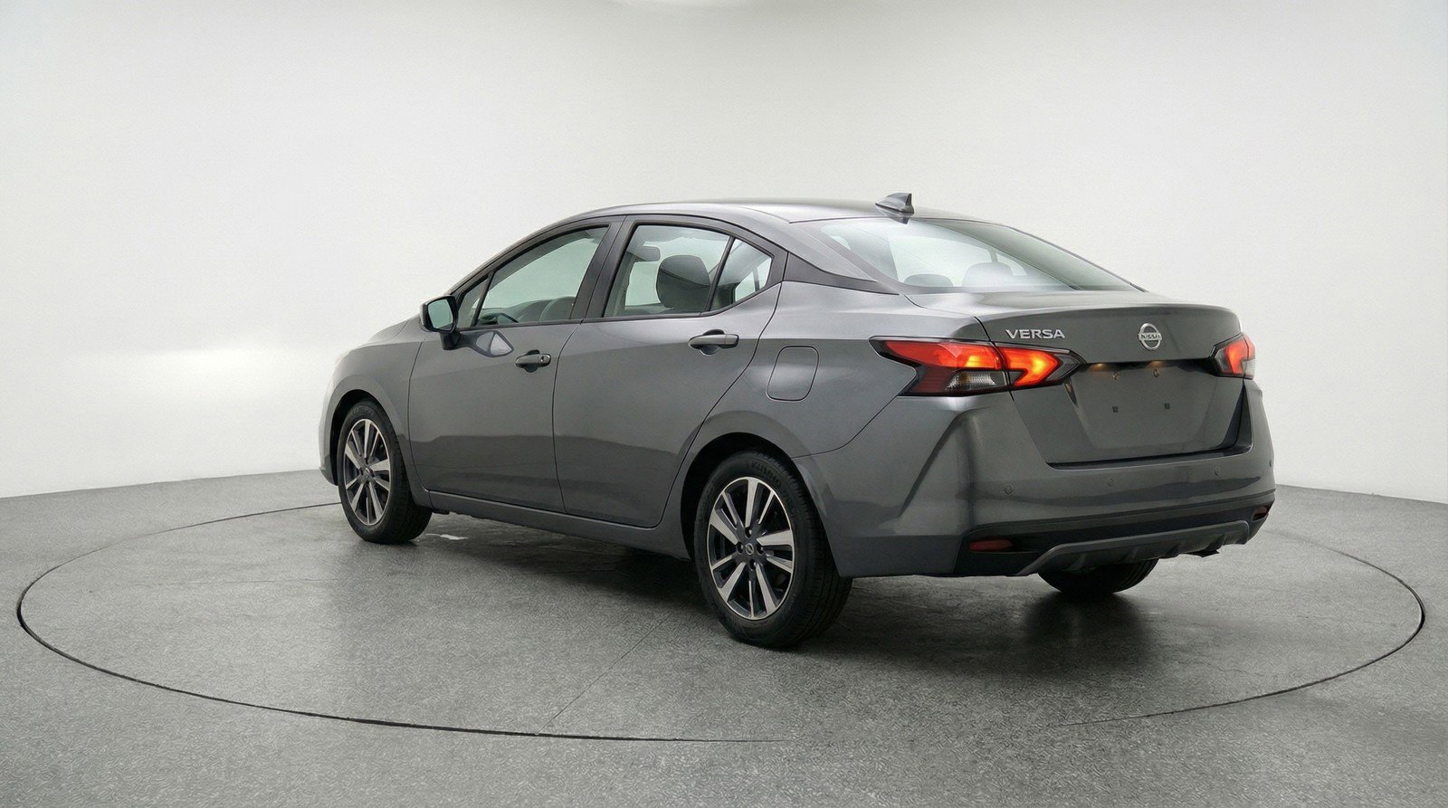 Used 2025 Nissan Versa SV image 6