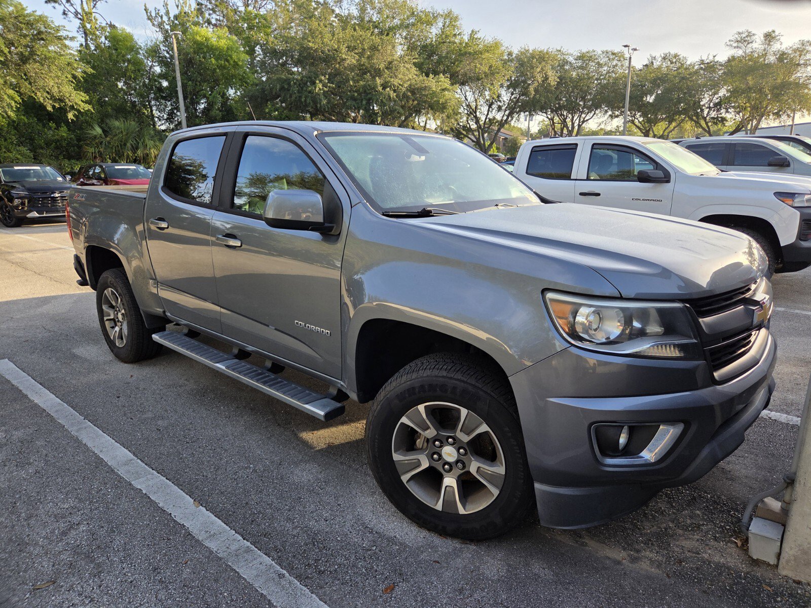 Used 2018 Chevrolet Colorado Z71 w/ LPO, Premium Interior Package RWD image 2