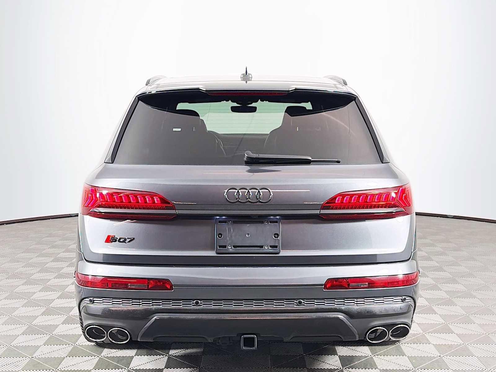 Used 2023 Audi SQ7 Premium Plus w/ Towing Package image 8