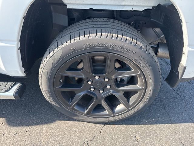Used 2023 RAM 1500 Laramie AWD/4WD image 11